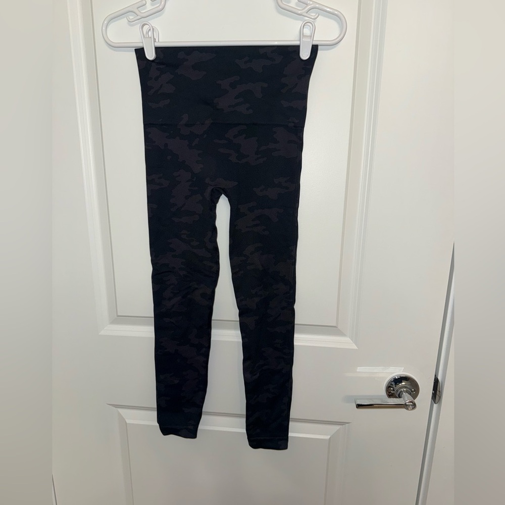 SPANX Dark Camouflage Leggings